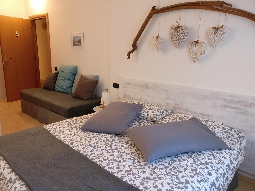 Garni Al Laghet Hotel Тено Екстериор снимка